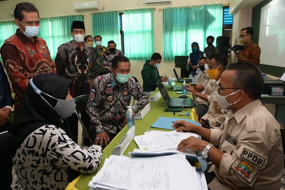 Walikota Tinjau PPDB di SMPN 1 Kota Serang 