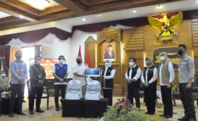 Gubernur Jatim Terima Bantuan Emergency Ventilator dari Ikatan Alumni Institut Teknologi Bandung