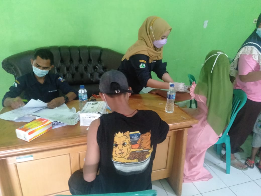 Pengamanan Vaksinasi Di Desa Sukajadi Oleh Polsek Kragilan Untuk Warga Sukajadi Kec Kragilan Kab Serang