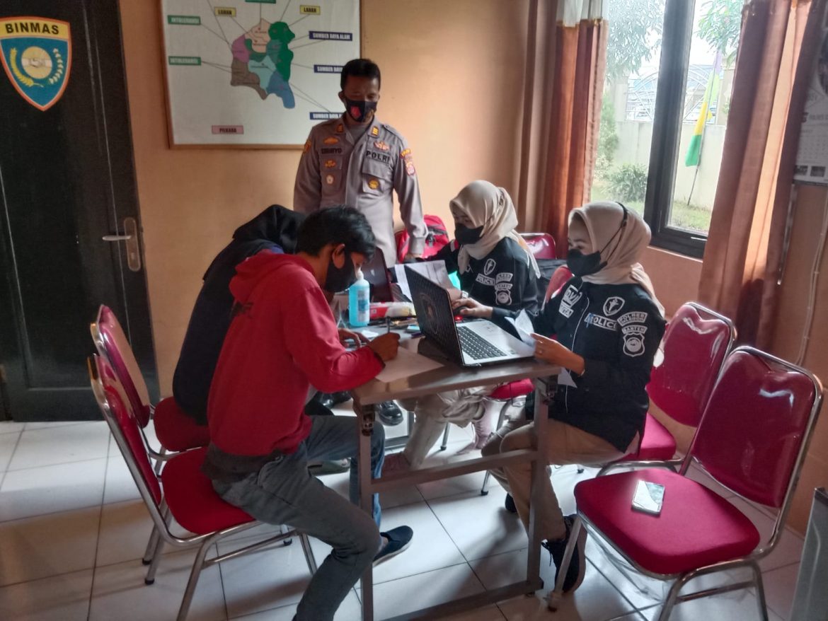 Polsek Anyar  Polres Cilegon Polda Banten monitoring vaksinasi