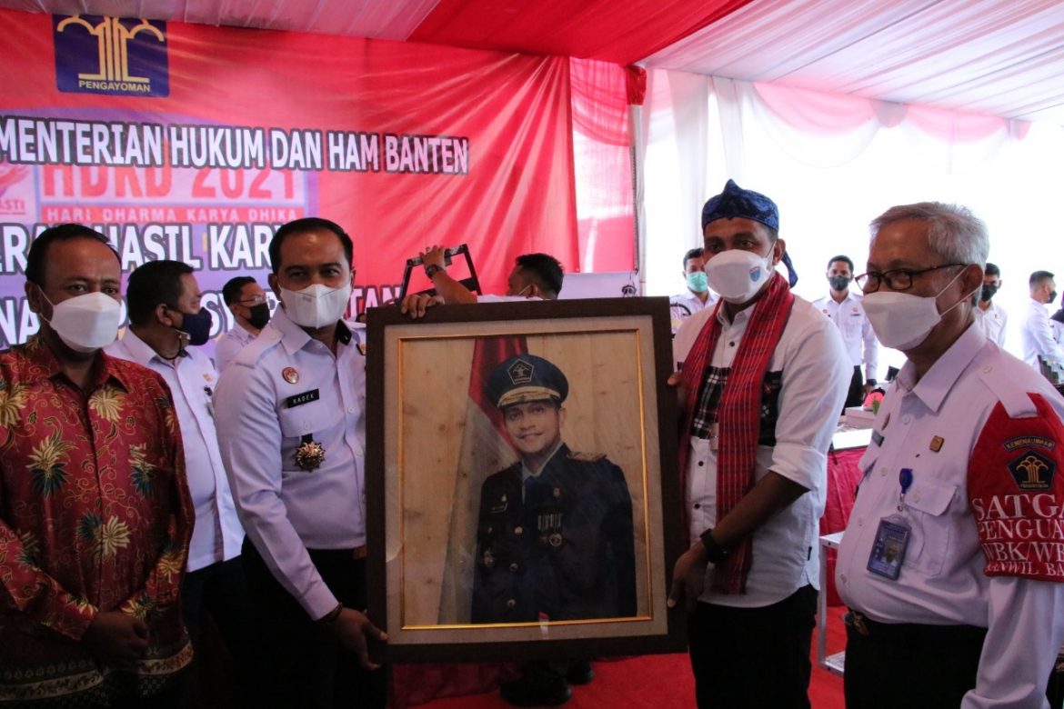 Tinjau Pameran Hasil Karya WBP Kumham Banten, Wamenkumham Berikan Apresiasi
