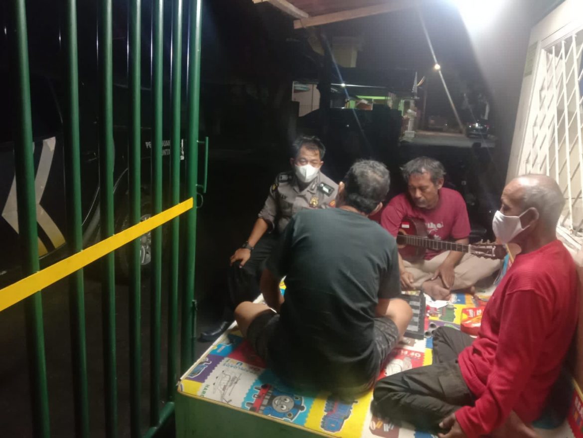 Sidak Pos Kamling, Polisi Cipocok Jaya Polres Serang Kota Himbauan Kamtibmas
