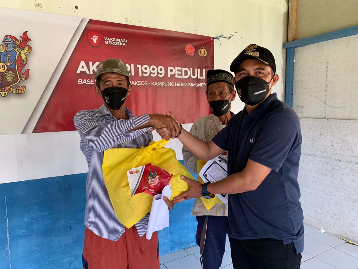 Vaksinasi di Pulau Sangiang, Kepala Desa Cikoneng Apresiasi Polda Banten dan Akabri 1999