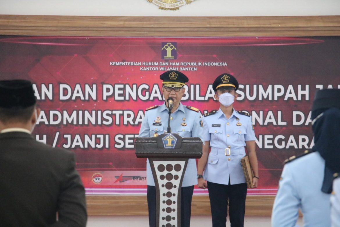Kakanwil Kemenkumham Banten Lantik Pejabat Administrator dan Fungsional Serta PPNS (Pejabat Penyidik Pegawai Negeri Sipil)