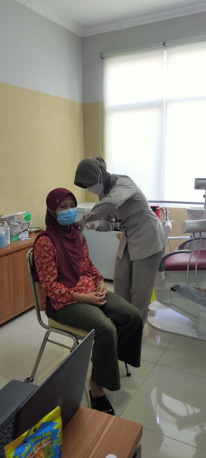 Biddokkes Polda Banten Gelar Vaksinasi di Rumah Sakit Bhayangkara dan Klinik Biddokkes Polda Banten