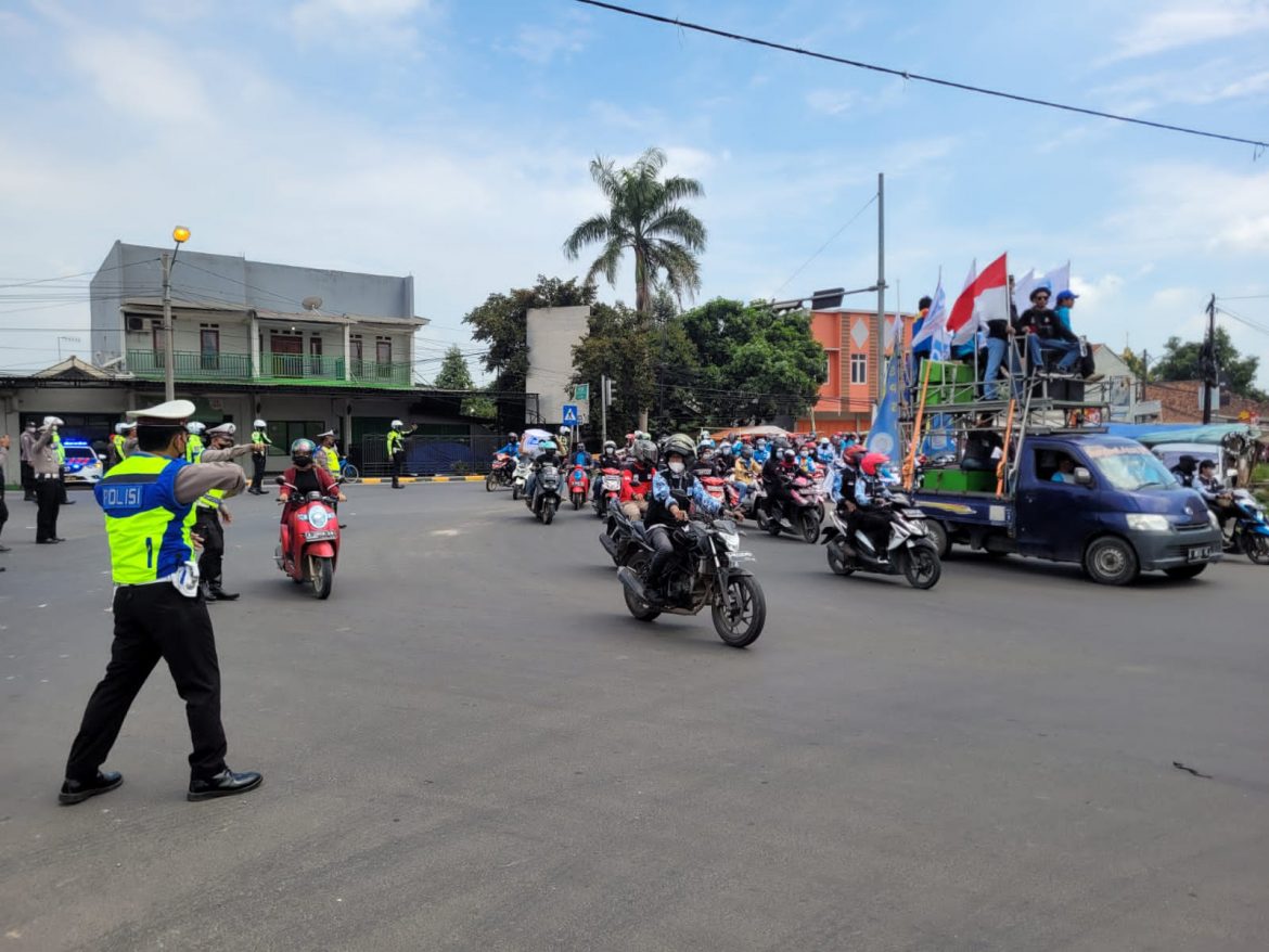 Ditlantas Polda Banten Turunkan Satgas Raicet Dalam Pengamanan Aksi Unras Buruh