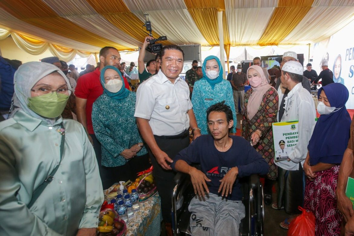 Pj Gubernur Al Muktabar Imbau Masyarakat Banten Vaksinasi Tahap Ketiga atau Booster