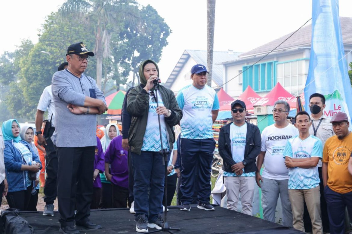 Disambut Antusias Warga, Benyamin Lepas Peserta Road To Tangsel Marathon di Pondok Aren