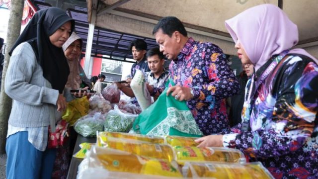 Gelar Warteksi, Bupati Maesyal Rasyid: Pemkab Tangerang Subsidi Harga Untuk Ringankan Beban Masyarakat