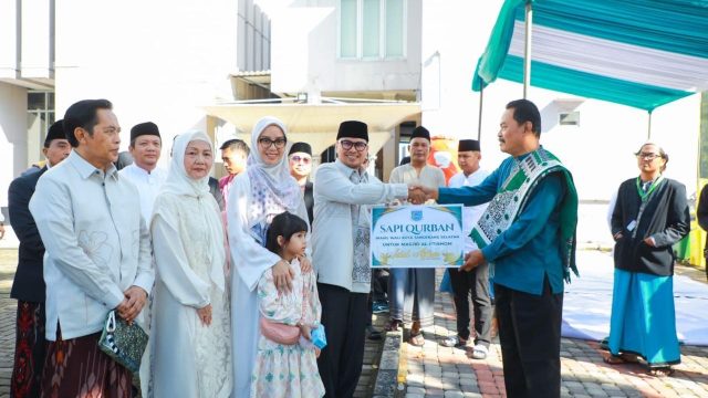 Sembelih Hewan Kurban 1447 H, Wakil Walikota Ajak Warga Tangsel Perkuat Kepedulian Sosial