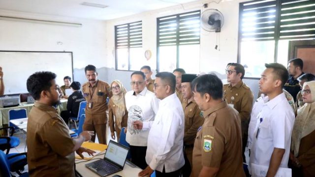 Tinjau SPMB Bersama Gubernur, Wakil Walikota Maryono Tegaskan Komitmen Pendidikan Berkualitas untuk Masyarakat