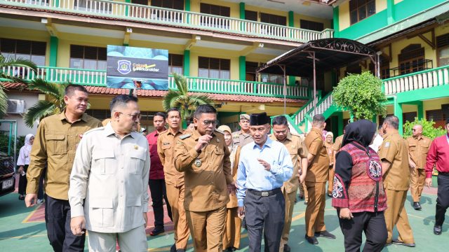 Program Sekolah Gratis Andra Soni Dongkrak Minat Siswa ke Sekolah Swasta