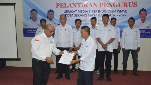 Kukuhkan Pengurus SMSI Kota Serang, Lesmana Bangun Minta Media Siber Jaga Profesionalisme