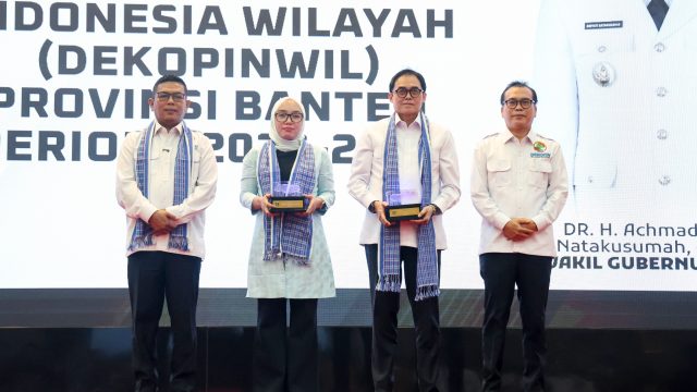 Pengurus Dekopinwil Banten Dikukuhkan, Andra Soni Ajak Perkuat Gerakan Koperasi