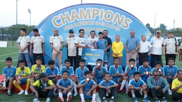 Tutup Piala Bupati Cup U-13 dan U-15 Tahun 2026, Bupati Maesyal: Ajang Cetak Bibit Pesepakbola Masa Depan