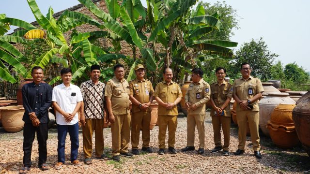 Wabup Serang Ajak Warga Kosambi Pertahankan Sentra Gerabah dan Perkuat Daya Saing Produk