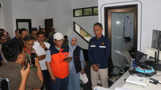 Status Gunung Anak Krakatau Siaga, Wabup Serang Pastikan Pantai Anyer-Cinangka Aman dan Nyaman
