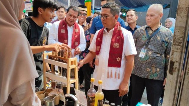 Hadiri Festival Muharram Cengkok 1448 H, Bupati Maesyal: Penguatan Solidaritas Sosial Serta Pemberdayaan Ekonomi