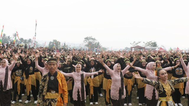 Festival Ciomas Ngabring 2026, 3.500 Anak-anak hingga Emak-emak Peragakan Tari Kolosal