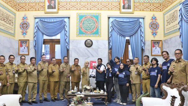 Bupati Serang Ratu Zakiyah Apresiasi Komunitas Musik Jalanan, Beri Motivasi Berkarya dan Berinovasi