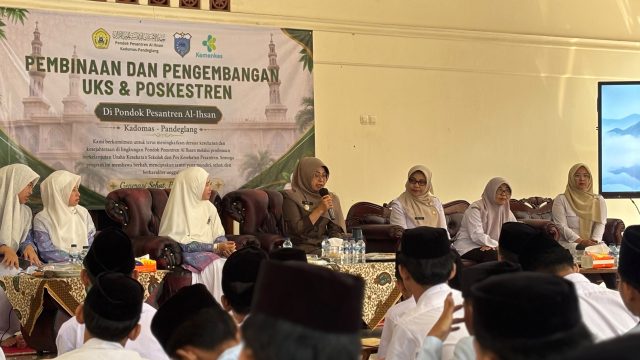 Bupati Dewi: Santri Bukan Saja Pandai Mengaji, Tapi Kuat Fisik dan Mental