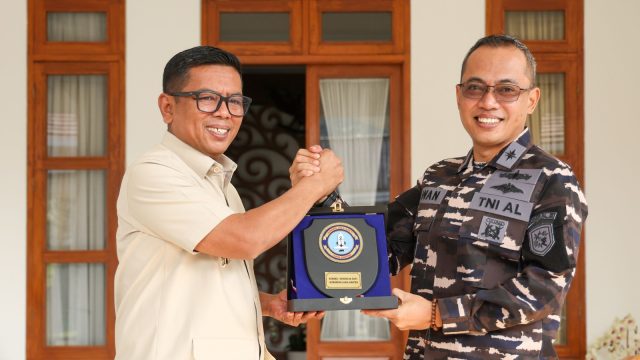Terima Kunjungan Danlanal Baru, Gubernur Banten Andra Soni Siap Tingkatkan Kolaborasi