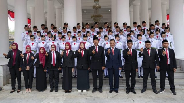 Jelang Upacara HUT RI ke- 81, Bupati Serang Ratu Zakiyah Kukuhkan Paskibraka Kabupaten Serang 2026