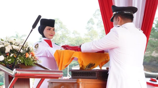 Upacara HUT ke-81 RI, Wali Kota Robinsar Ajak Masyarakat Cilegon Isi Kemerdekaan dengan Kerja Nyata