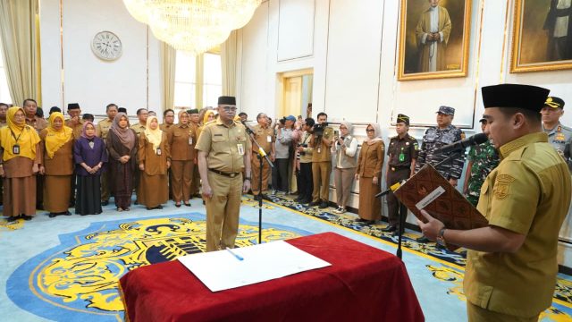 Lantik Sekda Definitif, Wali Kota Robinsar Tekankan ASN Cilegon Harus Bersatu Tanpa Sekat Kelompok