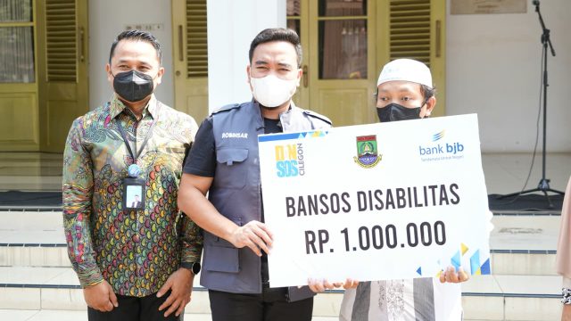 Pemkot Cilegon Salurkan Bansos Kepada Ribuan Lansia, Ratusan Penyandang Disabilitas dan Penerima Santunan Kematian