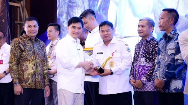 Tekan Putus Sekolah, Program PJJ SMA Banten Dig,anjar Radar Banten Award 2026