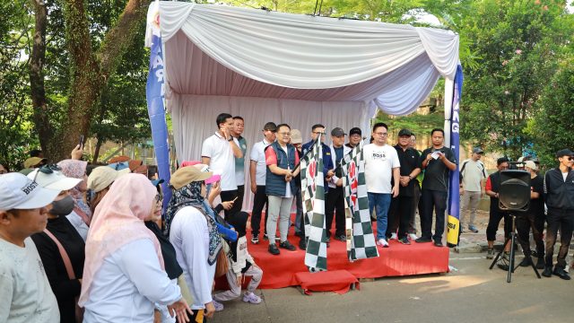Ribuan Warga Tangsel Padati Jalan Santai Bulan Bakti Karang Taruna